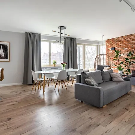 160m2, 500m Od Starowki